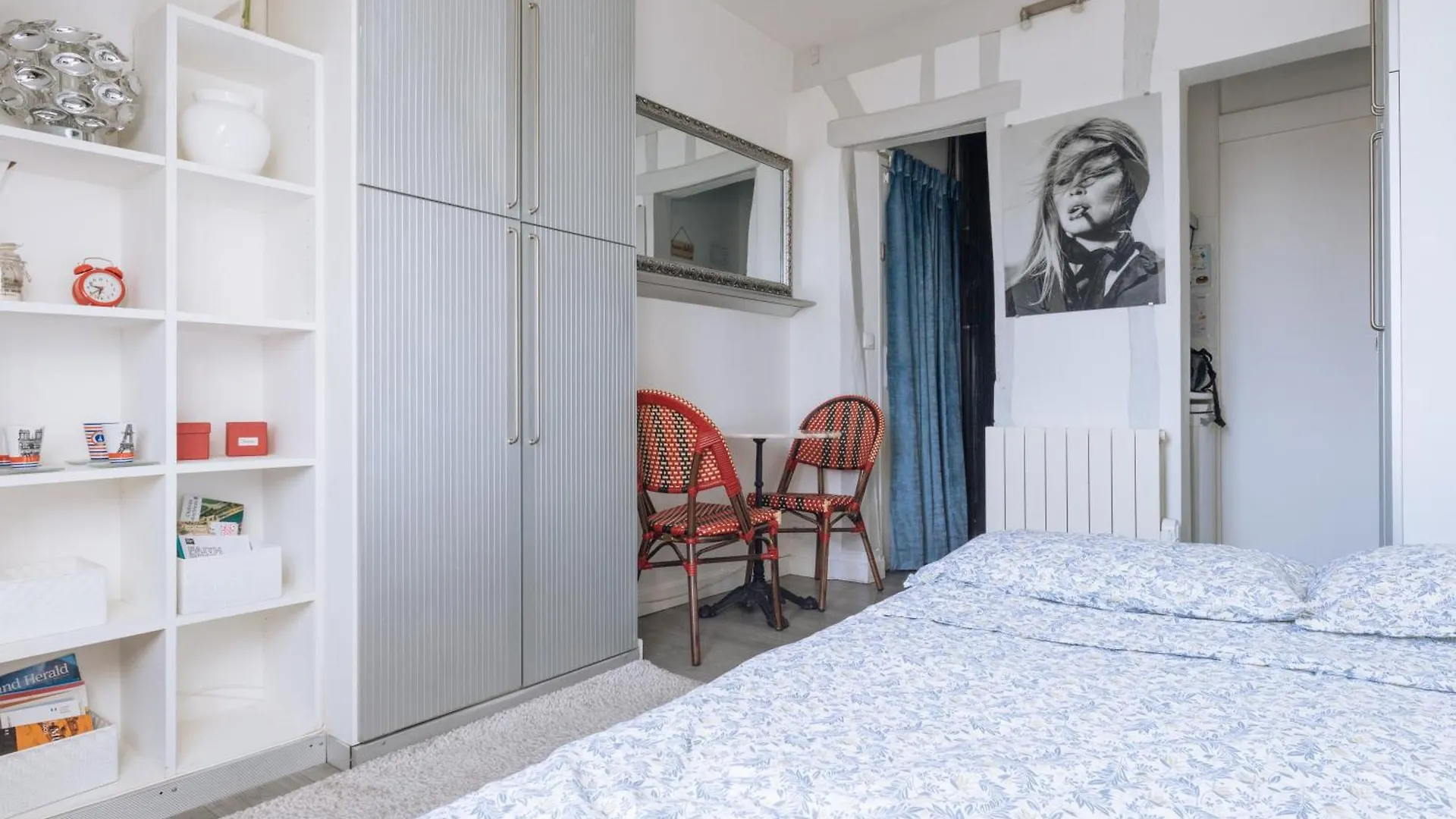 Very Central Studio Apartment For 2 In Paris