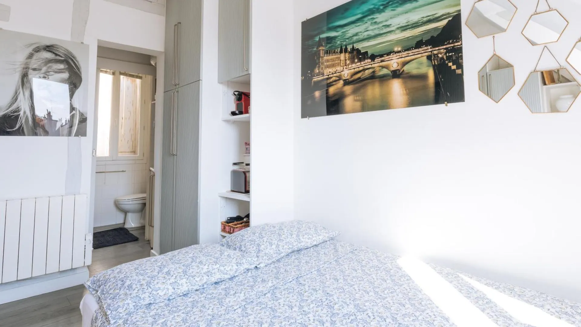 Very Central Studio Apartment For 2 In Paris